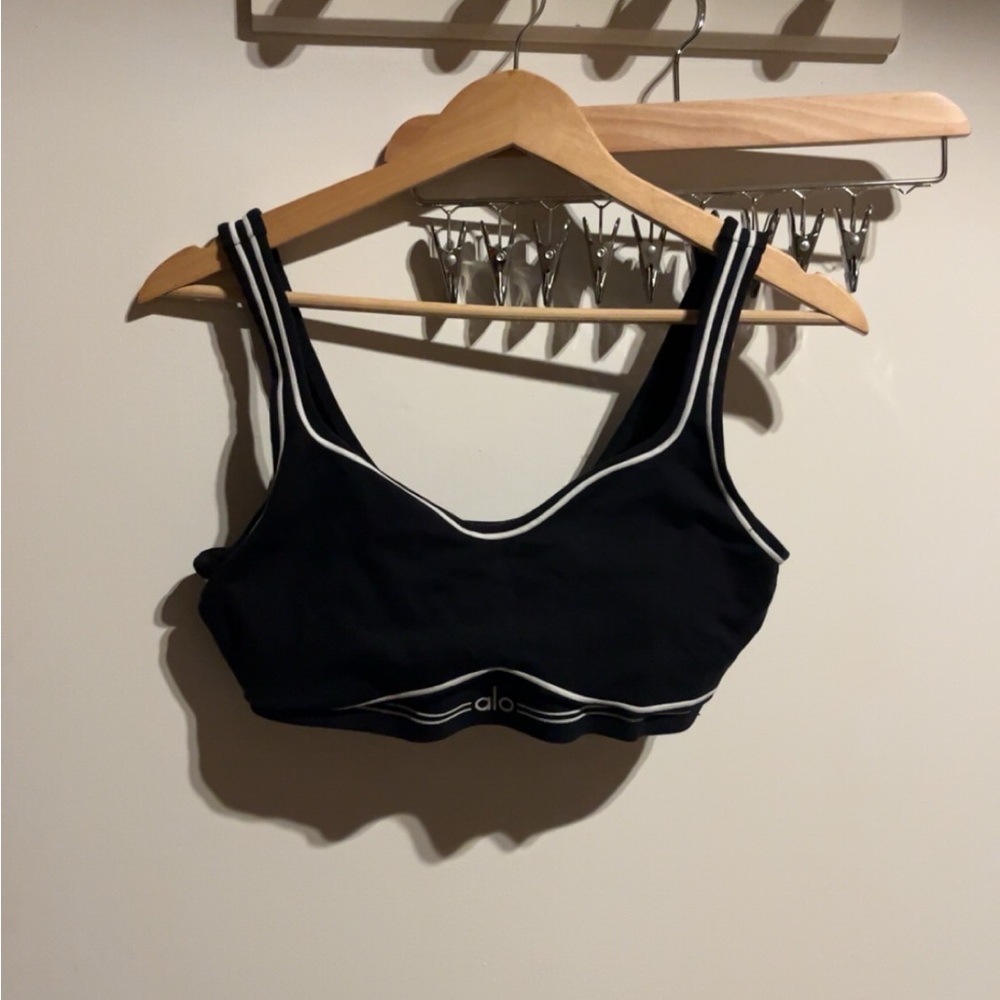 ALO Yoga Black Women's Heartthrob Sports Bra